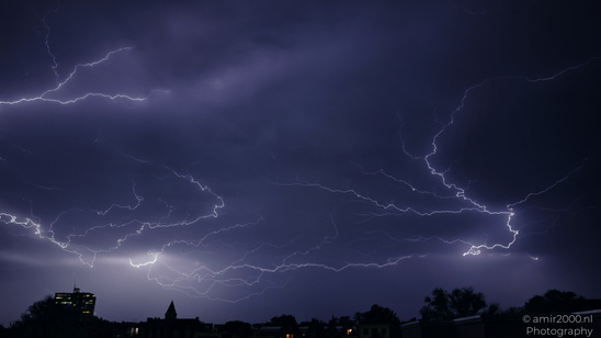 Summer_Lightning_Storm_In_The_City_Amsterdam_Netherlands_Nature_Photography_Canon_EOS_R5_Mark_II_2026_009.JPG