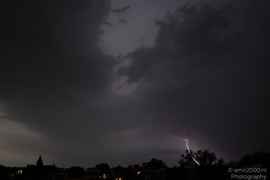 Summer_Lightning_Storm_In_The_City_Amsterdam_Netherlands_Nature_Photography_Canon_EOS_R5_Mark_II_2026_010.JPG
