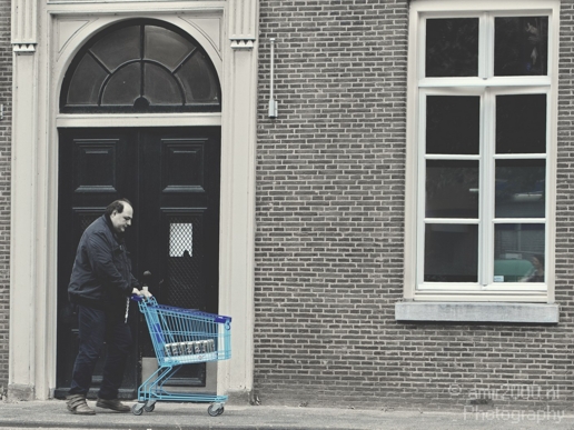A_man_with_shopping_cart_Amsterdam_Netherlands_Canon_EOS_5D_Mark_IV.JPG
