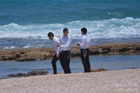 Group_of_Jewish_orthodox_guys_on_the_beach_Tel_Aviv-jaffa_Israel_Canon_EOS_7D.JPG