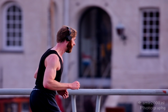 Guy_running_and_training_in_the_city_Amsterdam_Netherlands_Canon_EOS_5D_Mark_IV.JPG