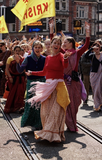Hare_Krishna_dancers_in_the_streets_of_the_city_People_Creative_Collection_Canon_EOS_50D.JPG