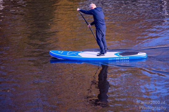 Man_on_a_sup_in_the_canals_Amsterdam_Netherlands_Canon_EOS_5D_Mark_IV.JPG