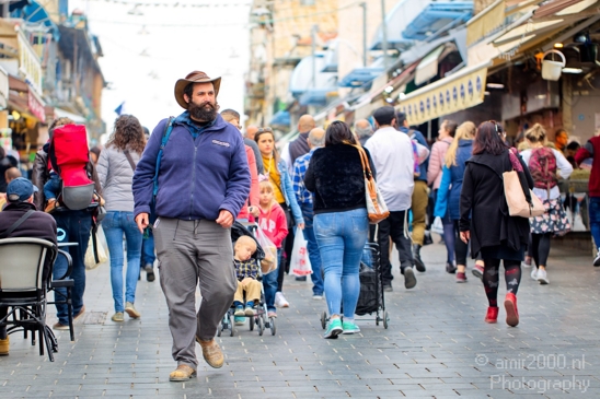 People_in_Machane_Yehuda_market_Jerusalem_Israel_Canon_EOS_5D_Mark_IV.JPG