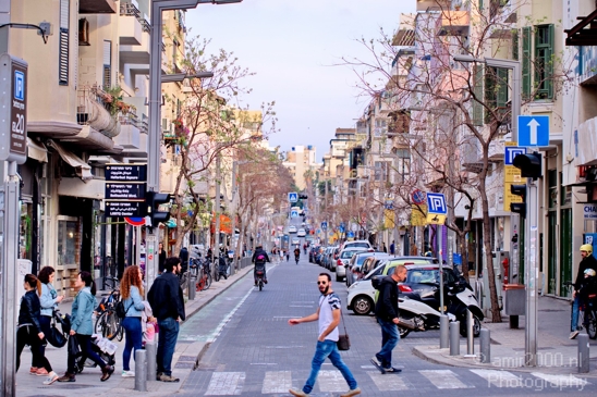 People_walking_the_streets_of_the_city_Tel_Aviv-jaffa_Israel_Canon_EOS_5D_Mark_IV.JPG