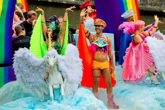 Remember_the_past_create_the_future_Gay_Pride_Canal_Parade_Amsterdam_2019_Amsterdam_Netherlands_Canon_EOS_5D_Mark_IV_046.JPG