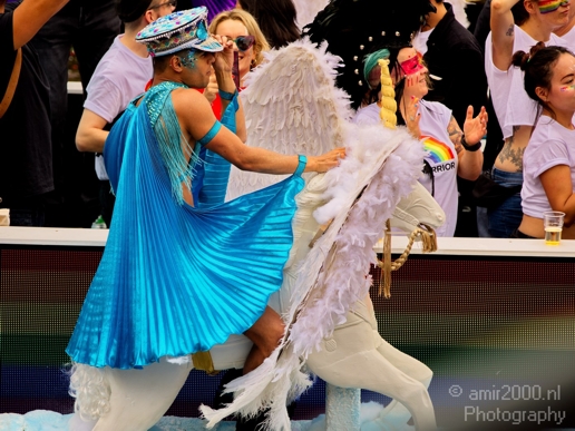 Remember_the_past_create_the_future_Gay_Pride_Canal_Parade_Amsterdam_2019_Amsterdam_Netherlands_Canon_EOS_5D_Mark_IV_048.JPG