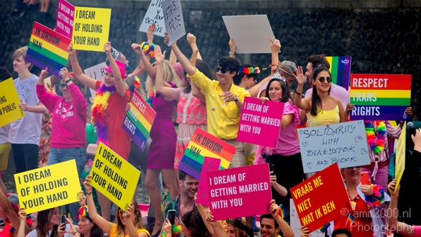 Remember_the_past_create_the_future_Gay_Pride_Canal_Parade_Amsterdam_2019_Amsterdam_Netherlands_Canon_EOS_5D_Mark_IV_049.JPG