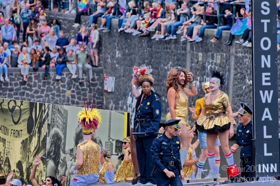 Remember_the_past_create_the_future_Gay_Pride_Canal_Parade_Amsterdam_2019_Amsterdam_Netherlands_Canon_EOS_5D_Mark_IV_088.JPG