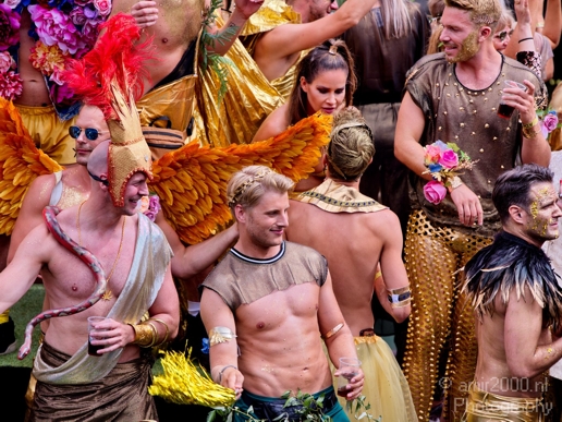 Remember_the_past_create_the_future_Gay_Pride_Canal_Parade_Amsterdam_2019_Amsterdam_Netherlands_Canon_EOS_5D_Mark_IV_096.JPG