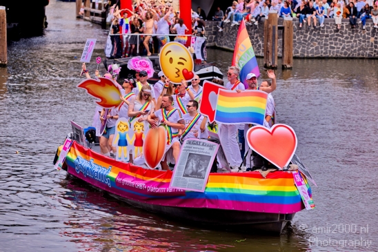 Remember_the_past_create_the_future_Gay_Pride_Canal_Parade_Amsterdam_2019_Amsterdam_Netherlands_Canon_EOS_5D_Mark_IV_100.JPG