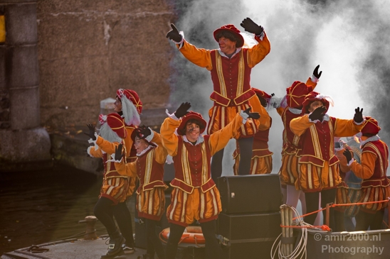 Sinterklaas_celebrations_in_the_city_2022_Amsterdam_Netherlands_Canon_EOS_5D_Mark_IV_002.JPG