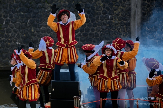 Sinterklaas_celebrations_in_the_city_2022_Amsterdam_Netherlands_Canon_EOS_5D_Mark_IV_003.JPG