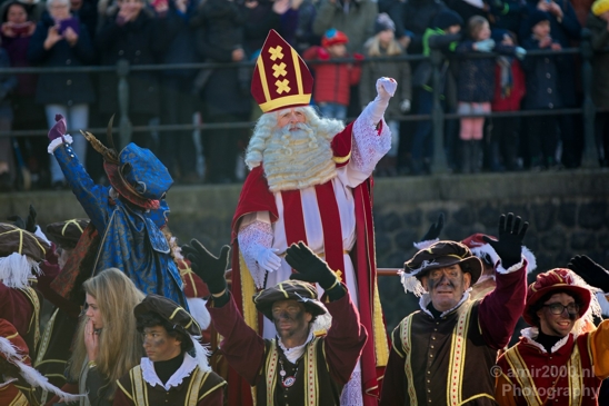 Sinterklaas_celebrations_in_the_city_2022_Amsterdam_Netherlands_Canon_EOS_5D_Mark_IV_007.JPG