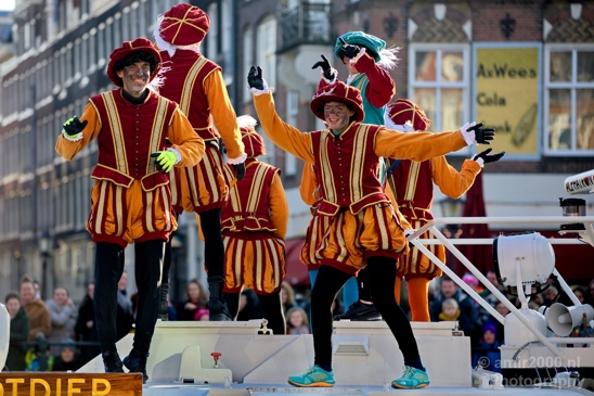 Sinterklaas_celebrations_in_the_city_2022_Amsterdam_Netherlands_Canon_EOS_5D_Mark_IV_008.JPG