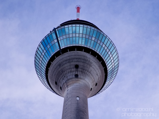 Dusseldorf_Germany_Rhine_Tower_Architecture_Photography_003_Canon_EOS_5D_Mark_IV.JPG
