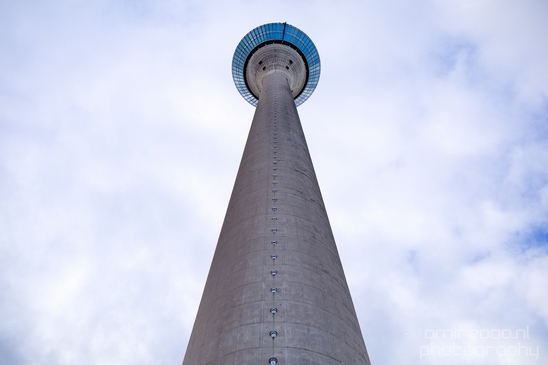 Dusseldorf_Germany_Rhine_Tower_Architecture_Photography_007_Canon_EOS_5D_Mark_IV.JPG