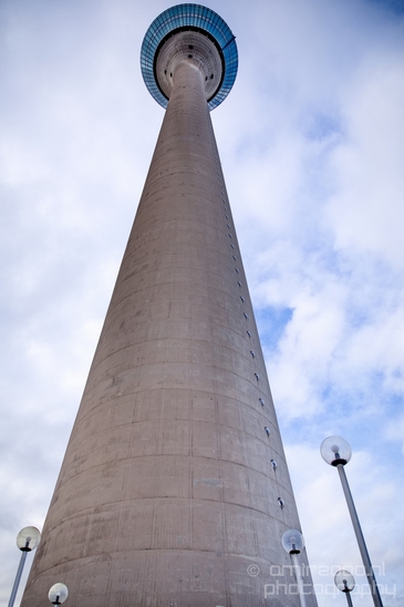 Dusseldorf_Germany_Rhine_Tower_Architecture_Photography_009_Canon_EOS_5D_Mark_IV.JPG
