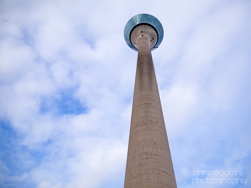 Dusseldorf_Germany_Rhine_Tower_Architecture_Photography_010_Canon_EOS_5D_Mark_IV.JPG