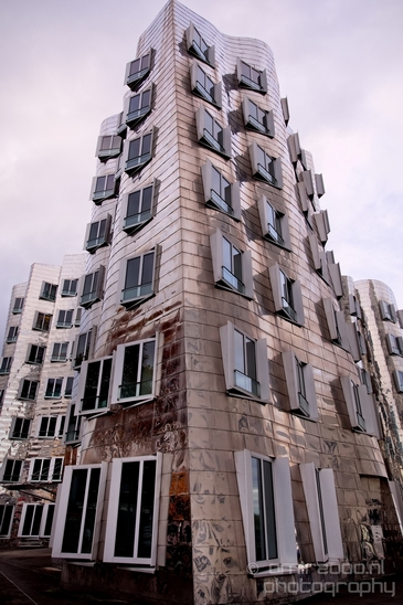 by_Frank_O_Gehry_Dusseldorf_Germany_Medienhafen_Hafen_Architecture_Photography_005_Canon_EOS_5D_Mark_IV.JPG