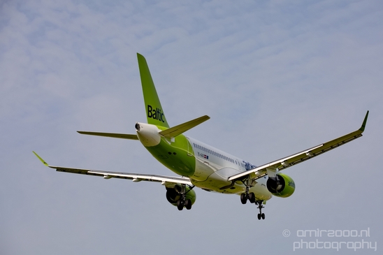 Air_Baltic_YL-AAX_Airbus_A220-300_landing_Schiphol_aviation_Netherlands_Photography_003_Canon_EOS_5D_Mark_IV.JPG