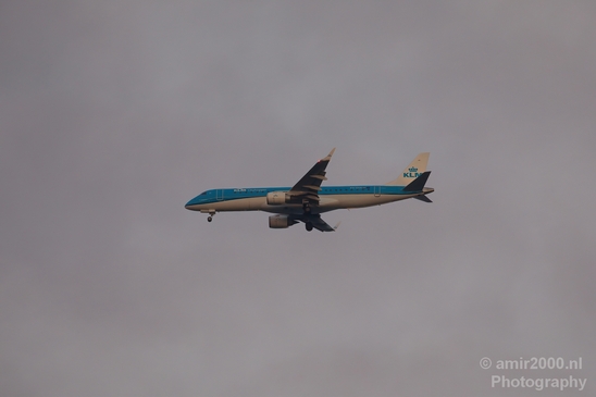 Aviation_prepare_for_landing_at_Schiphol_The_Netherlands_Photography_001_Canon_EOS_5D_Mark_IV.JPG