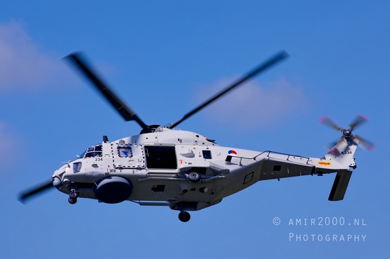 Duch_Netherlands_Navy_NHI_NH-90NFH_N-234_helikopter_Over_Amsterdam_Aviation_Photography_006_Canon_EOS_5D_Mark_IV.JPG