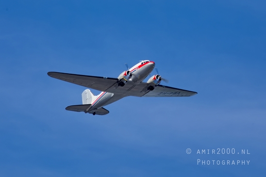 Koninklijke_Dakota_PH-PBA_DDA_Classic_Airlines_over_Amsterdam_Netherlands_Aviation_Photography_001_Canon_EOS_5D_Mark_IV.JPG