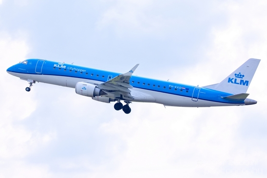 PH-EXD_Embraer_ERJ-190_KLM_Cityhopper_taking_off_Schiphol_aviation_Netherlands_Photography_008_Canon_EOS_5D_Mark_IV.JPG