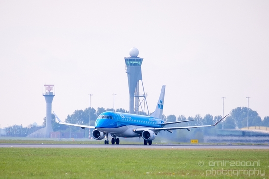 PH-EXT_Embraer_ERJ-175_KLM_Cityhopper_taking_off_Schiphol_aviation_Netherlands_Photography_003_Canon_EOS_5D_Mark_IV.JPG