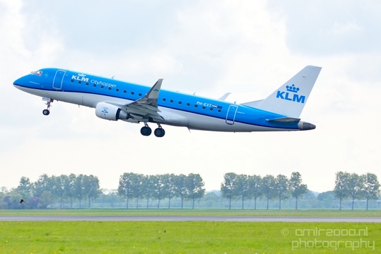 PH-EXT_Embraer_ERJ-175_KLM_Cityhopper_taking_off_Schiphol_aviation_Netherlands_Photography_006_Canon_EOS_5D_Mark_IV.JPG