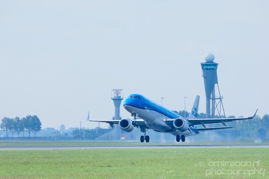 PH-EXV_Embraer_ERJ-190_KLM_Cityhopper_taking_off_Schiphol_aviation_Netherlands_Photography_002_Canon_EOS_5D_Mark_IV.JPG
