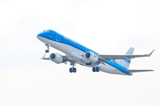 PH-EXV_Embraer_ERJ-190_KLM_Cityhopper_taking_off_Schiphol_aviation_Netherlands_Photography_006_Canon_EOS_5D_Mark_IV.JPG