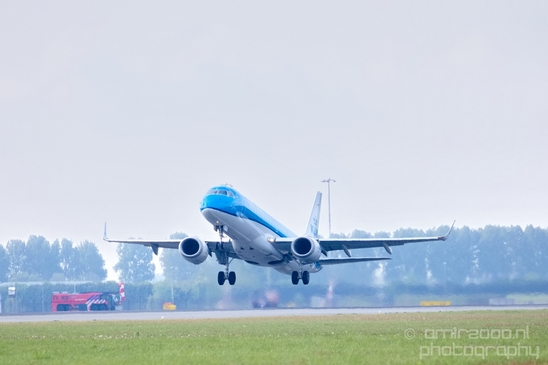 PH-EZY_Embraer_ERJ-190STD_KLM_Cityhopper_taking_off_Schiphol_aviation_Netherlands_Photography_001_Canon_EOS_5D_Mark_IV.JPG