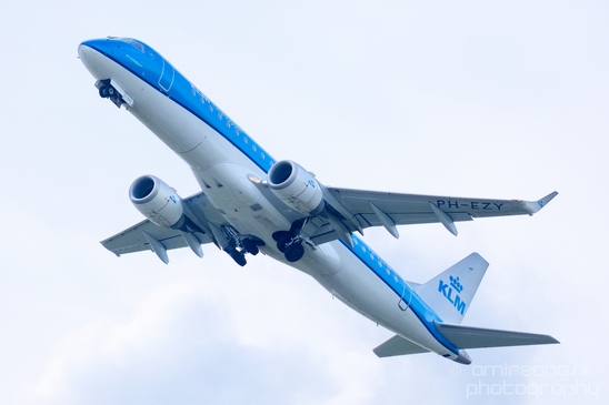 PH-EZY_Embraer_ERJ-190STD_KLM_Cityhopper_taking_off_Schiphol_aviation_Netherlands_Photography_003_Canon_EOS_5D_Mark_IV.JPG
