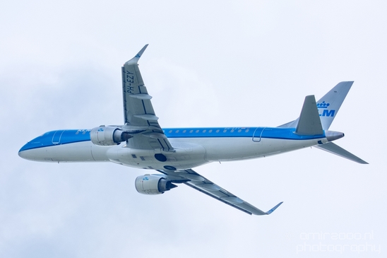 PH-EZY_Embraer_ERJ-190STD_KLM_Cityhopper_taking_off_Schiphol_aviation_Netherlands_Photography_005_Canon_EOS_5D_Mark_IV.JPG