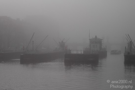 Amsterdam_Canals_Foggy_Netherlands_Cityscape_Photography_002_Canon_EOS_7D.JPG