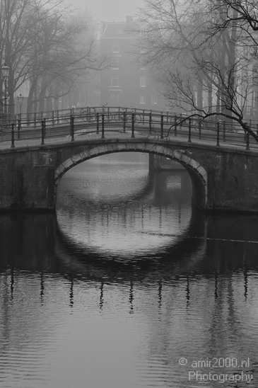 Amsterdam_Canals_Foggy_Netherlands_Cityscape_Photography_005_Canon_EOS_7D.JPG