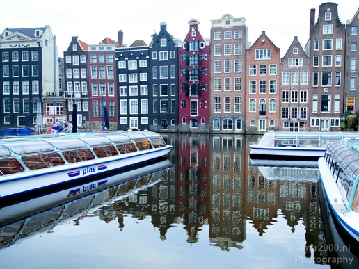 Amsterdam_canals_reflection_lockdown_city_street_urban_Netherlands_Cityscape_Photography_029_Canon_EOS_5D_Mark_IV.JPG