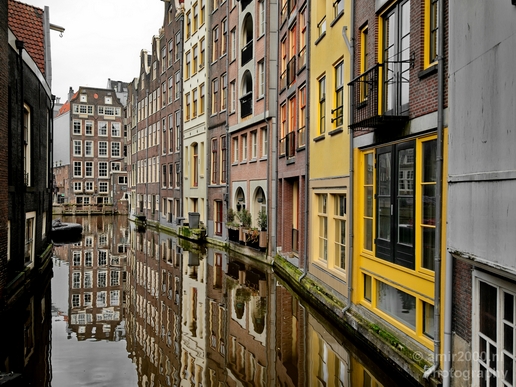 Amsterdam_canals_reflection_lockdown_city_street_urban_Netherlands_Cityscape_Photography_056_Canon_EOS_5D_Mark_IV.JPG
