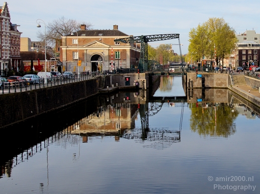 Amsterdam_canals_reflection_lockdown_city_street_urban_spring_Netherlands_Cityscape_Photography_002_Canon_EOS_5D_Mark_IV.JPG