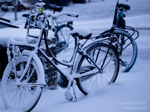Amsterdam_under_snow_storm_winter_scenery_city_street_urban_Netherlands_Cityscape_Photography_002_Canon_EOS_5D_Mark_IV.JPG