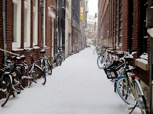 Amsterdam_under_snow_storm_winter_scenery_city_street_urban_Netherlands_Cityscape_Photography_045_Canon_EOS_5D_Mark_IV.JPG