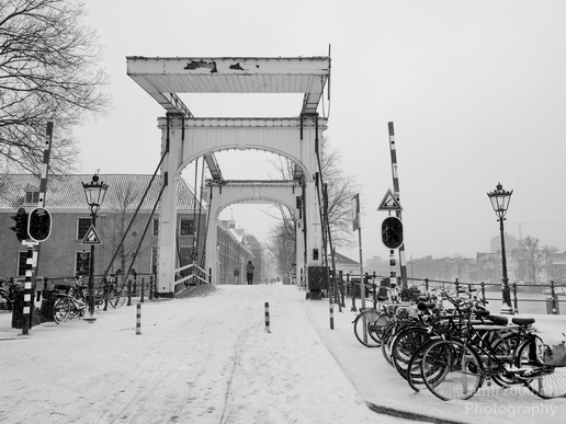 Amsterdam_under_snow_storm_winter_scenery_city_street_urban_Netherlands_Cityscape_Photography_085_Canon_EOS_5D_Mark_IV.JPG