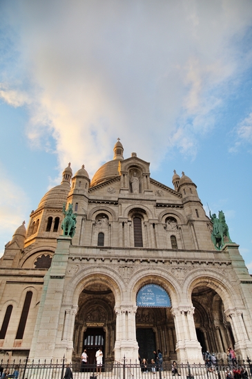 Basilica_of_the_Sacred_Heart_Paris_Sacre_Coeur_France_Cityscape_Photography_005_Canon_EOS_5D_Mark_IV.JPG