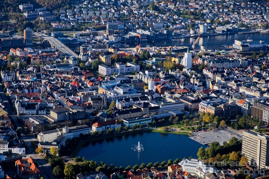 Bergen_the_capital_of_Fjord_Norway_City_urban_street_Cityscape_Photography_030_Canon_EOS_5D_Mark_IV.JPG
