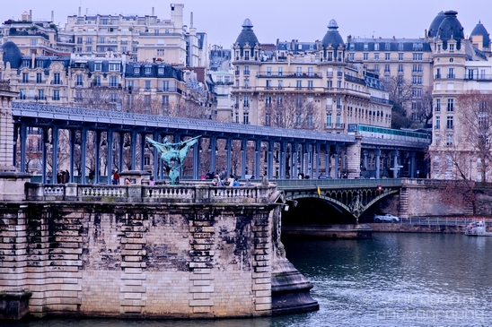 City_urban_street_Paris_France_Cityscape_Photography_006_Canon_EOS_5D_Mark_IV.JPG