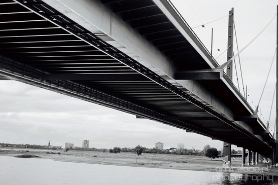 Cityscape_urban_street_city_Dusseldorf_Germany_Photography_030_Canon_EOS_5D_Mark_IV.JPG