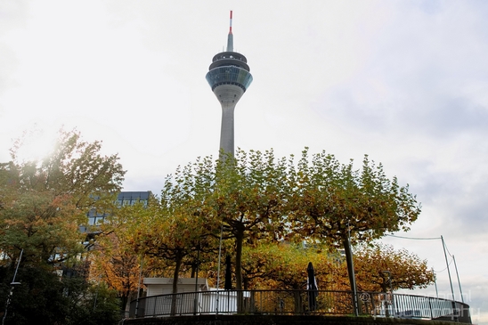 Cityscape_urban_street_city_Dusseldorf_Germany_Photography_032_Canon_EOS_5D_Mark_IV.JPG