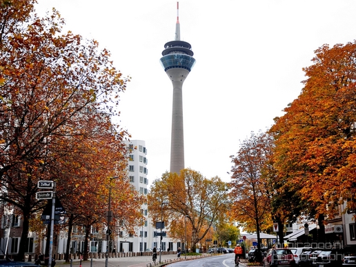 Cityscape_urban_street_city_Dusseldorf_Germany_Photography_040_Canon_EOS_5D_Mark_IV.JPG